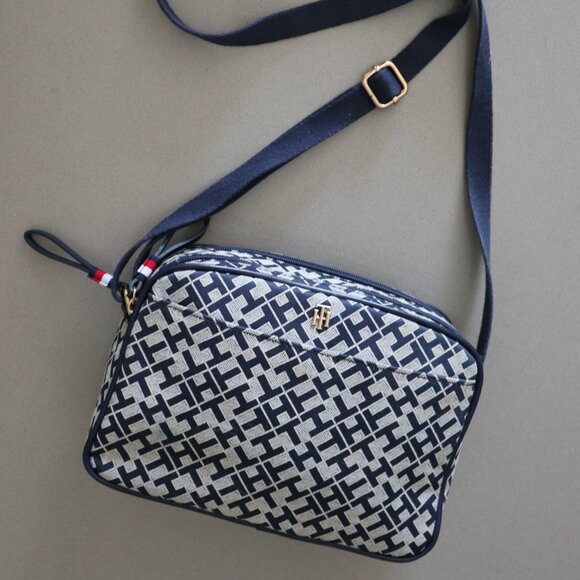 Tommy Hilfiger Crossbody Fabric Bag - Picture 12 of 13